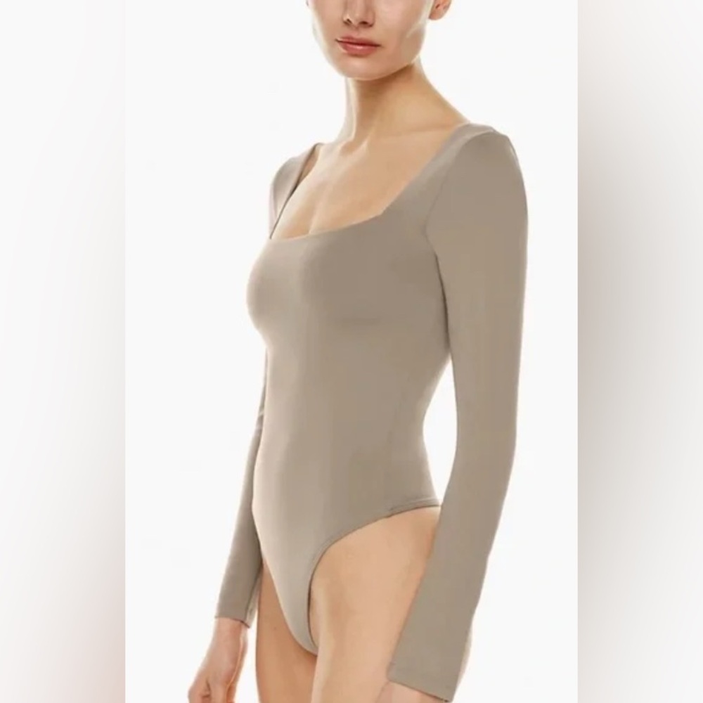 Babaton Contour Squareneck Longsleeve Bodysuit Large Regular Turner Taupe